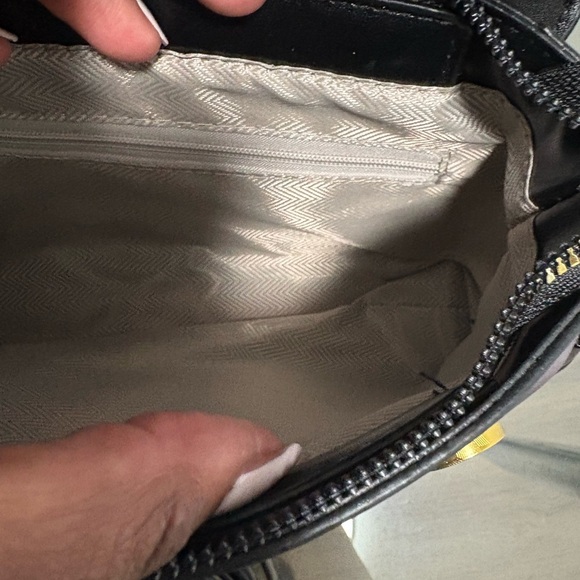 Amazon Black Shoulder Bag - Picture 7 of 7